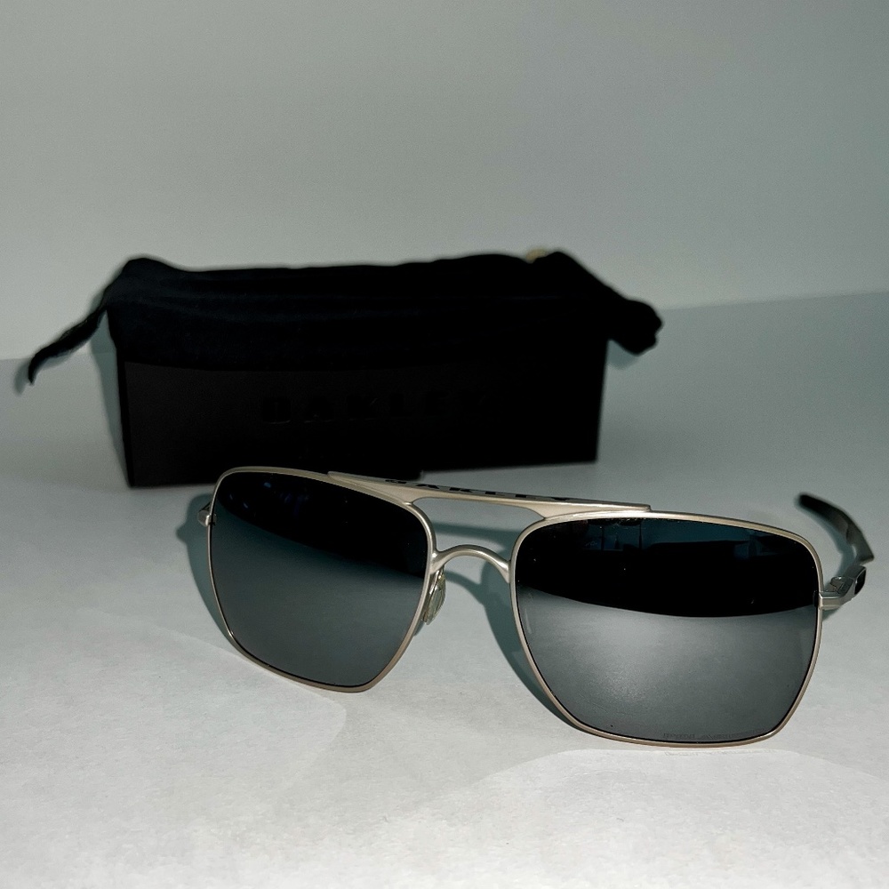 Oakley Deviation Sunglasses Polarized